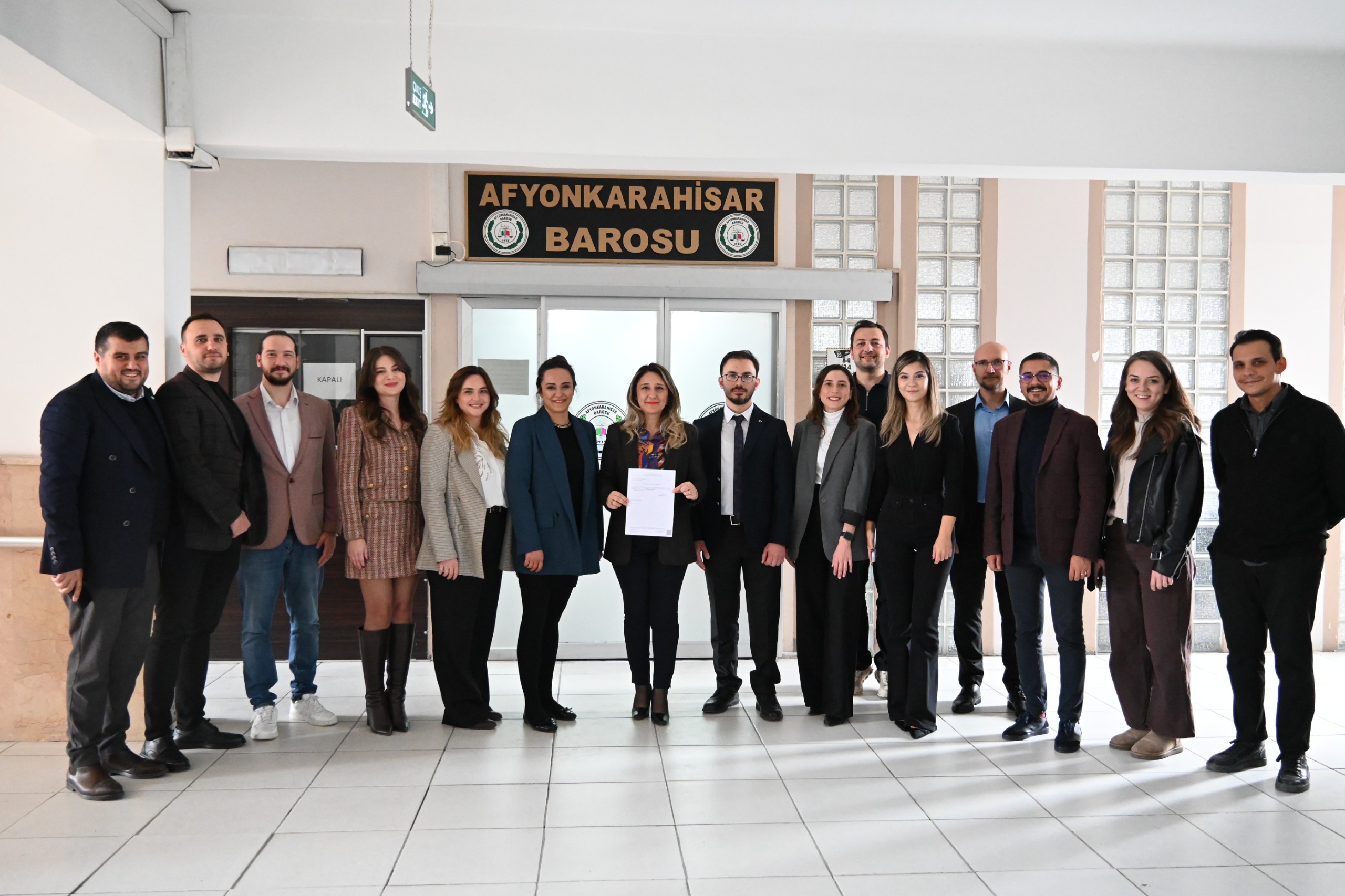 Baro Başkanı M. İpek Yılmaz Göktürk mazbatasını aldı