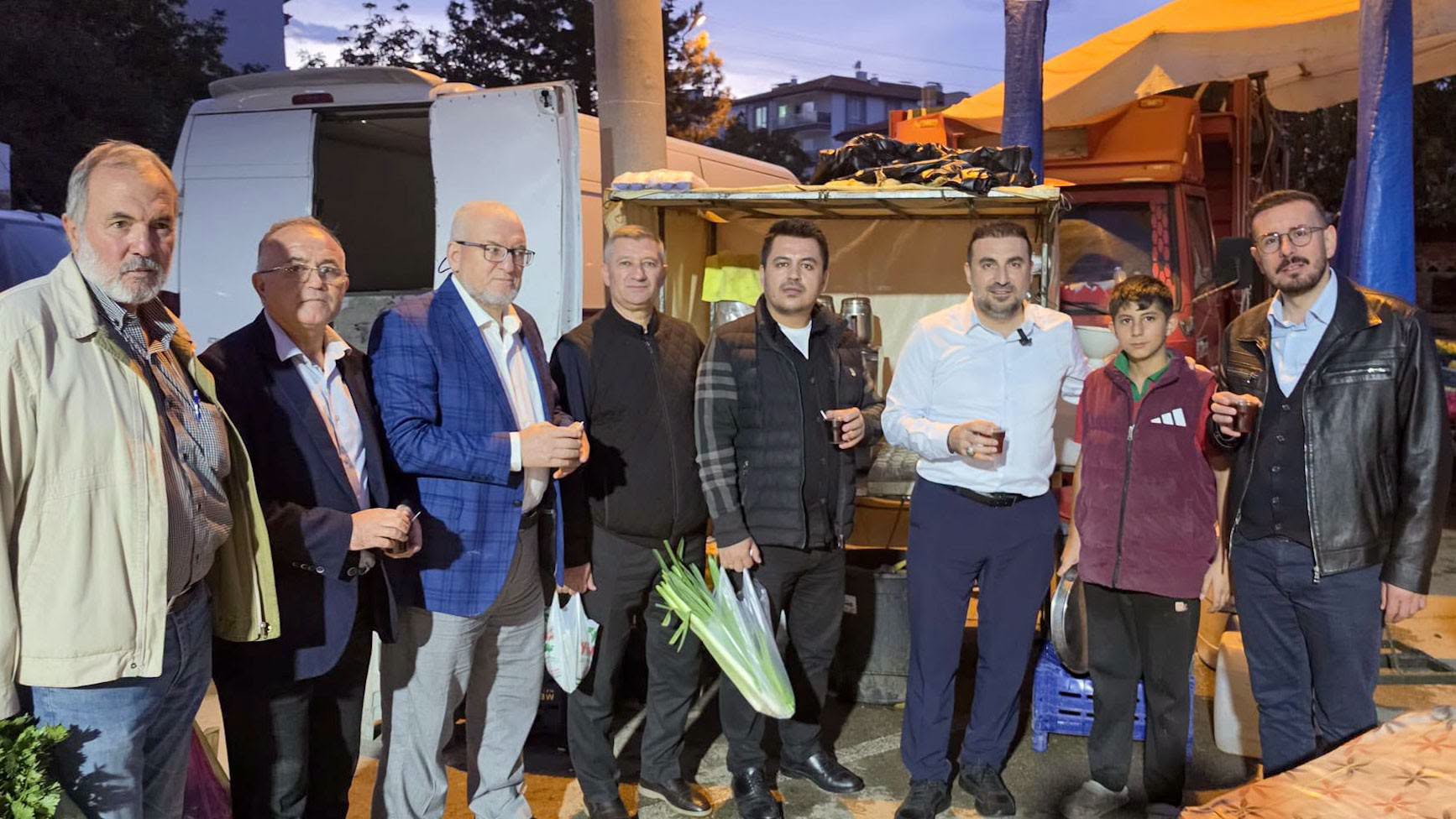 Başkan Kavak, Ataköy Semt Pazarı’nda 1 Başkan Kavak, Ataköy Semt Pazarı’nda