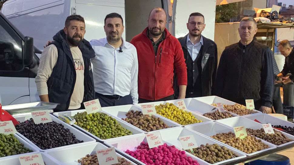 Başkan Kavak, Ataköy Semt Pazarı’nda 2 Başkan Kavak, Ataköy Semt Pazarı’nda