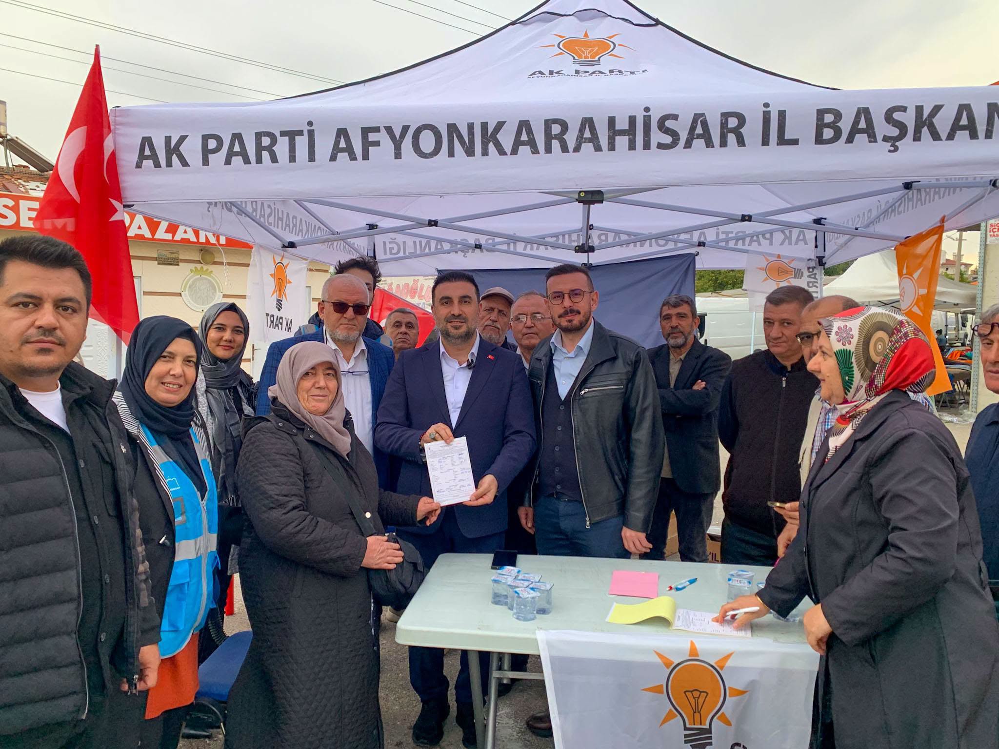 Başkan Kavak, Ataköy Semt Pazarı’nda