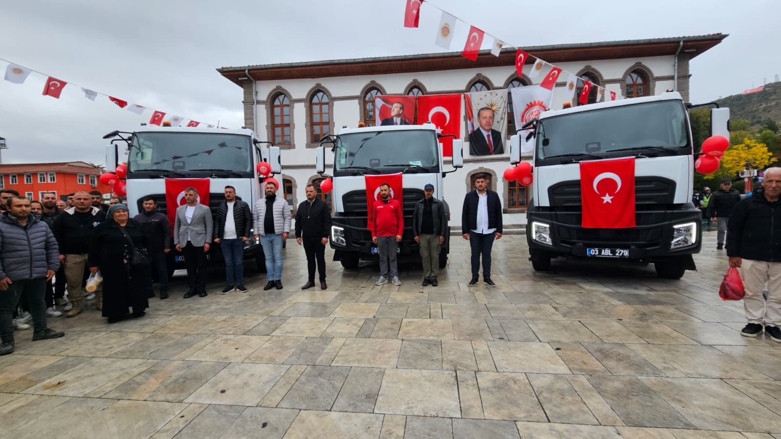 Belediyenin temizlik filosuna 3 yeni araç