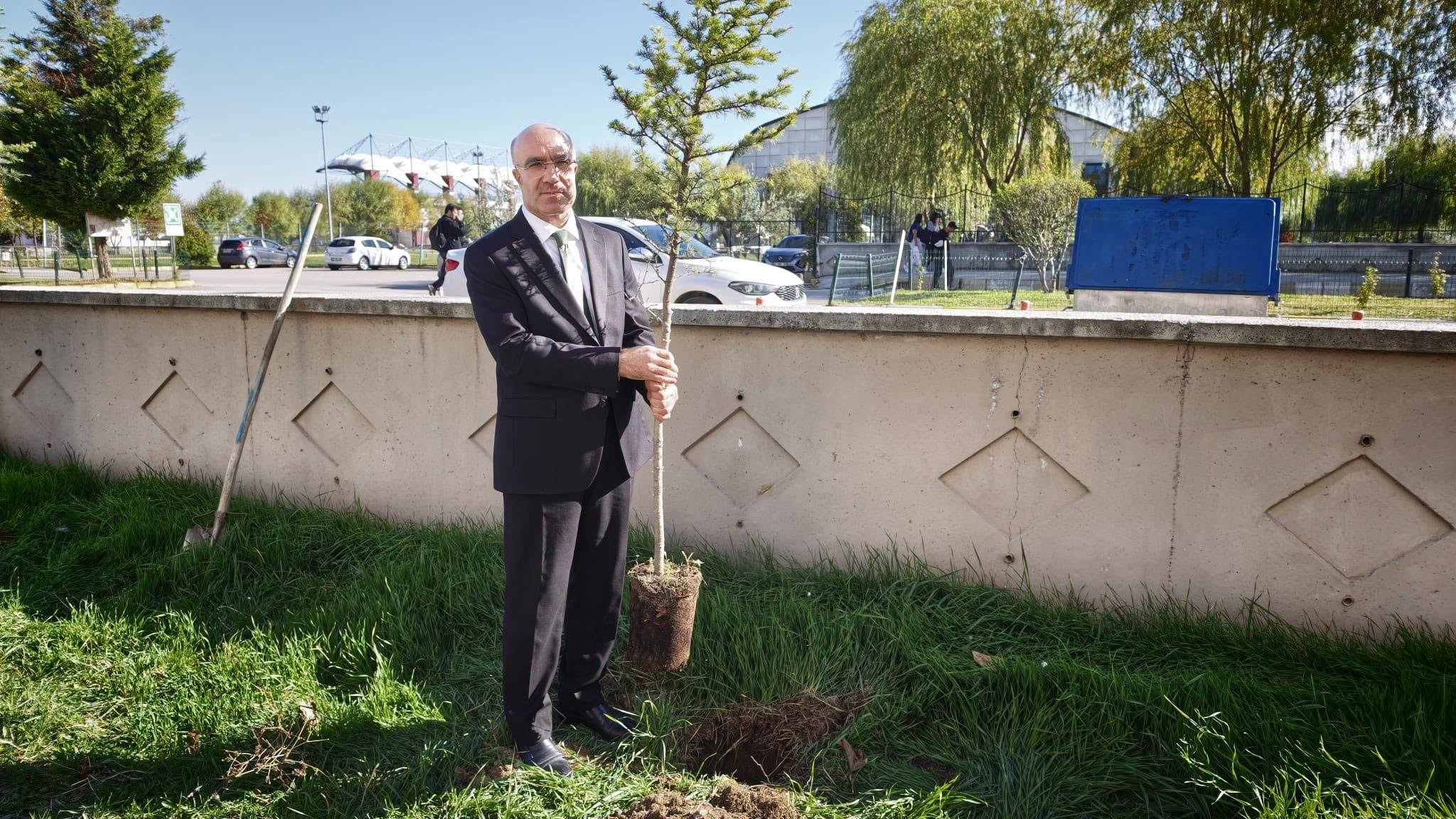 Bir Fidan Bir Umut projesi sürüyor 1 Bir Fidan Bir Umut projesi sürüyor