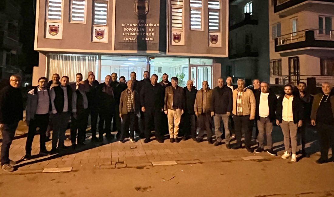 Afyonkarahisar’da taksici esnafı ve şoförler, korsan taşımacılığa karşı birlik oldu.