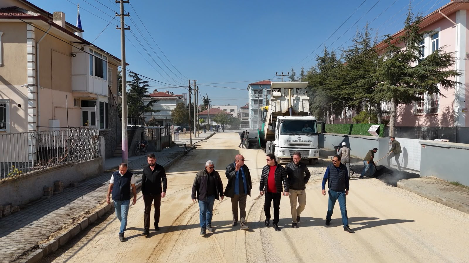 Bolvadin’de 2,5 milyon TL’lik asfalt yatırımı 1 Bolvadin’de 2,5 milyon TL’lik asfalt yatırımı