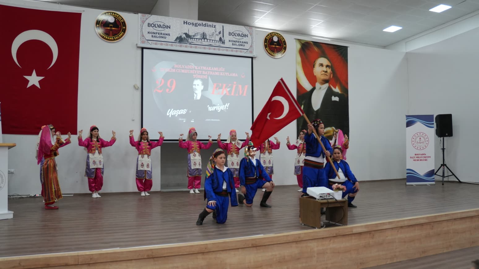 Bolvadin’de Cumhuriyet’in 103. yılı coşkuyla kutlandı