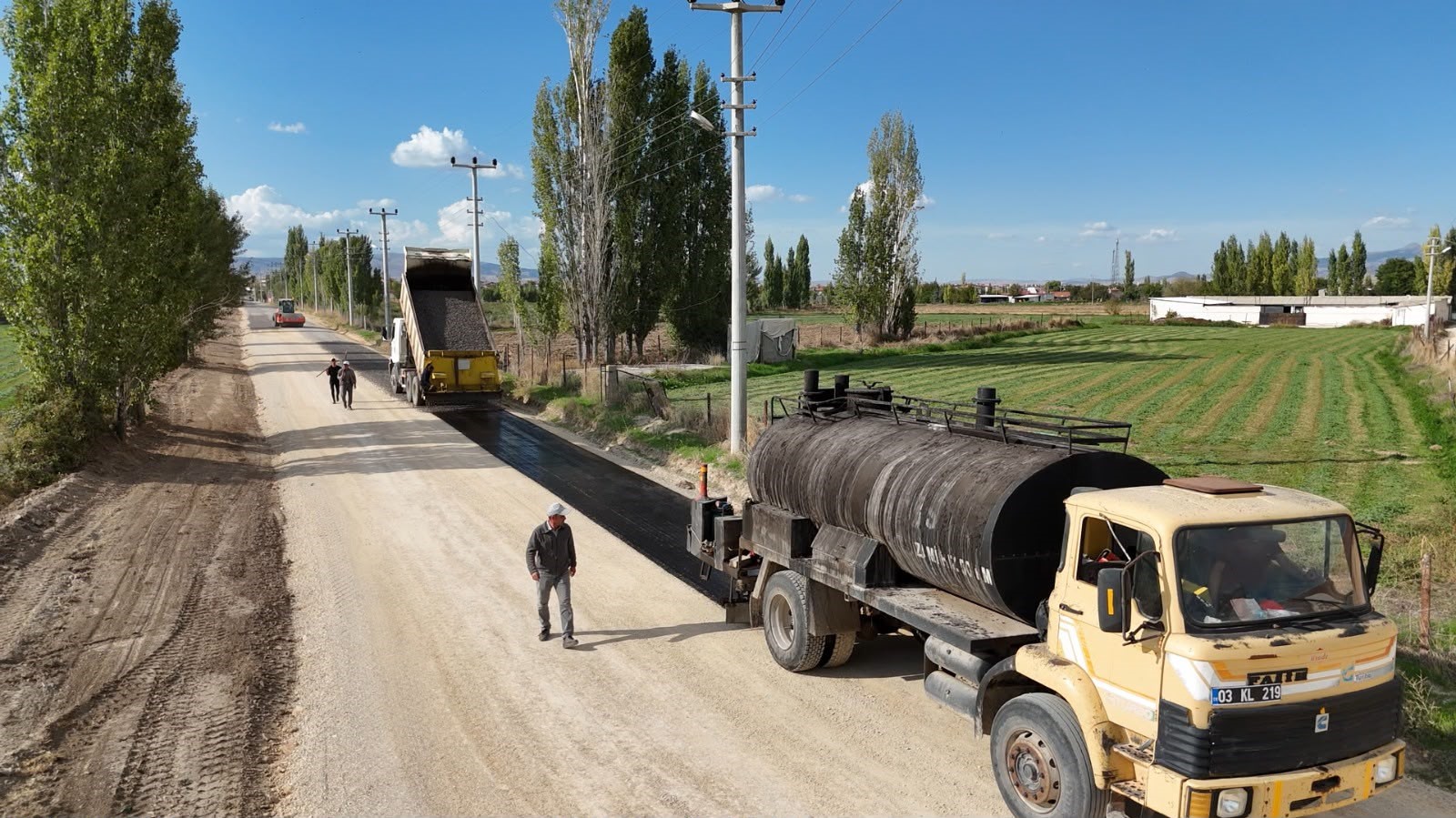Bolvadin’de çiftçilerin ulaşım çilesi son buluyor