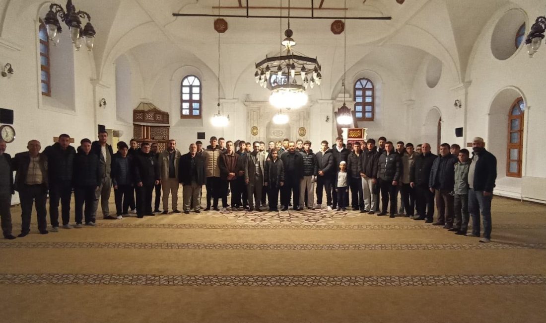Afyonkarahisar Bolvadin ilçesinde "Vakti Kuşanmak Projesi" kapsamında düzenlenen Sabah Namazı