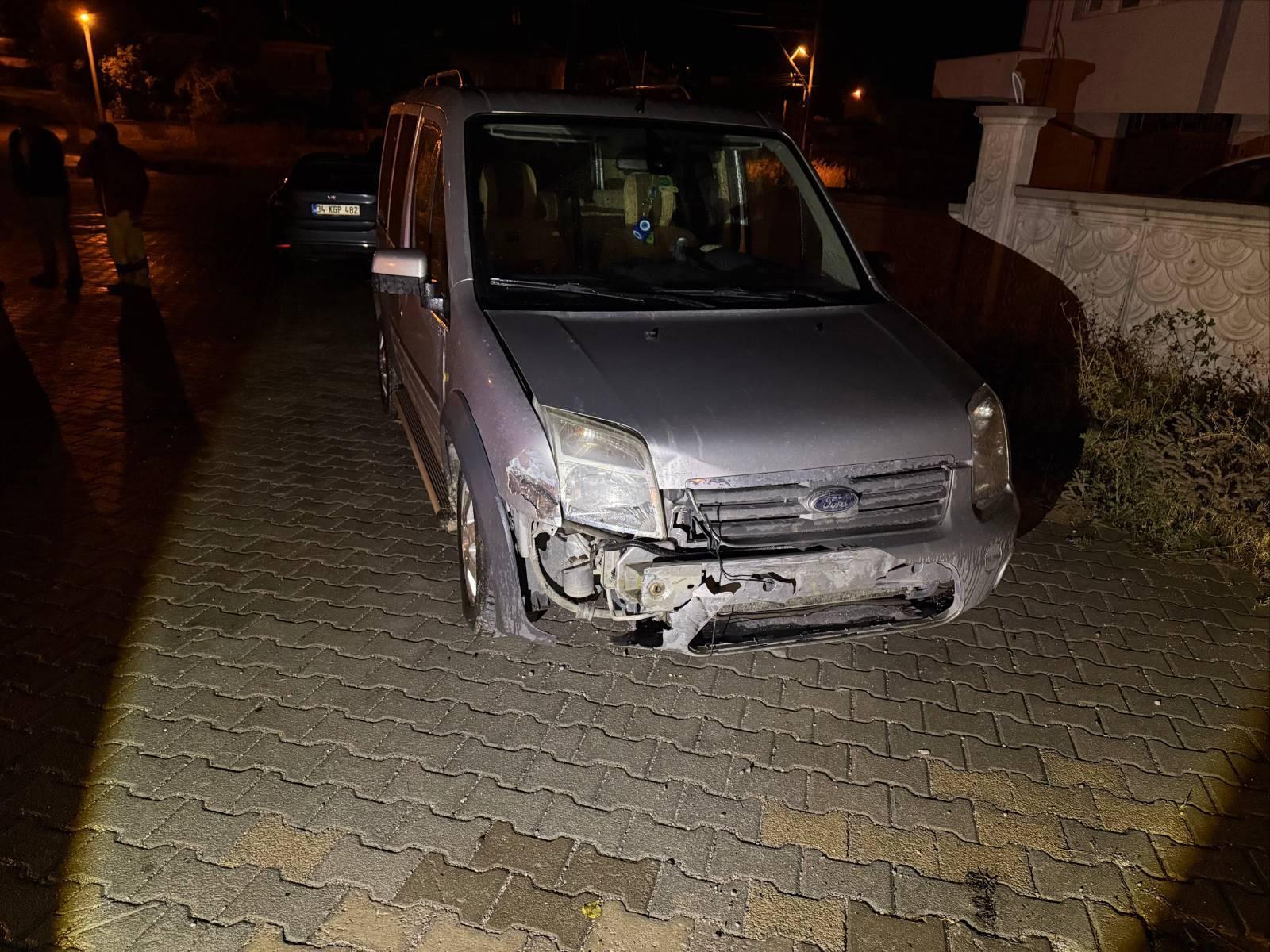 Bolvadin’de hafif ticari araç ile motosiklet çarpıştı 1 Bolvadin’de hafif ticari araç ile motosiklet çarpıştı