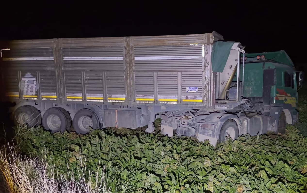 Çobanlar’da tır ile otomobil çarpıştı: 1 yaralı