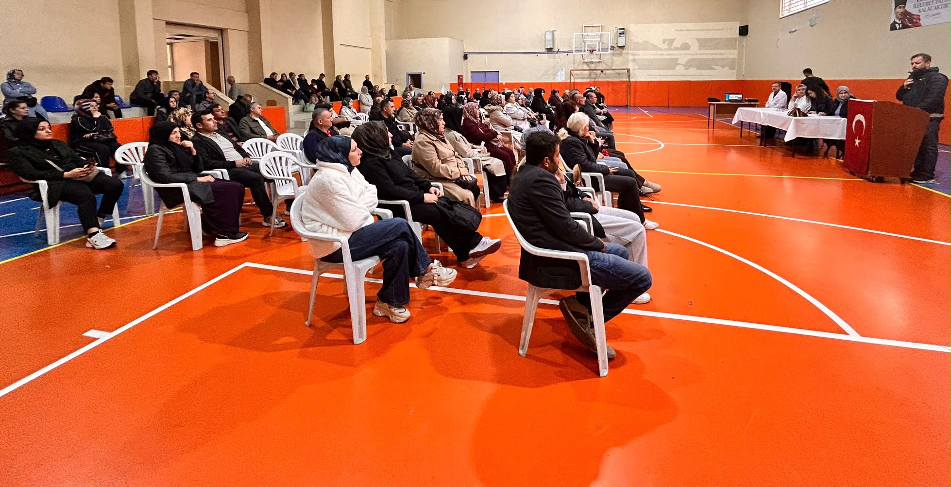 Cumhuriyet Anadolu Lisesi’nde NarkoAnne etkinliği