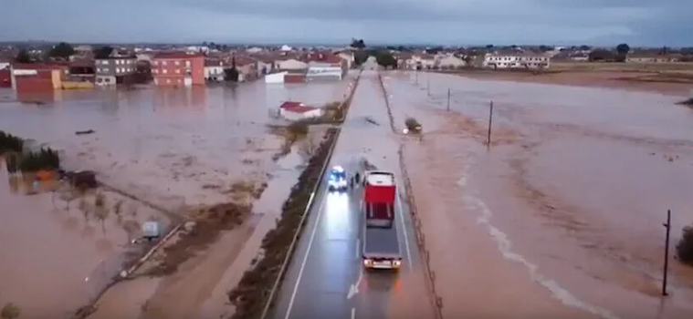 İspanya'nın doğusundaki Albacete kentine bağlı Madrigueras ilçesinde şiddetli yağışların neden