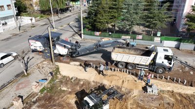 Bolvadin Belediyesi, ilçemizin ihtiyaç duyulan noktalarında yol yapım ve yenileme
