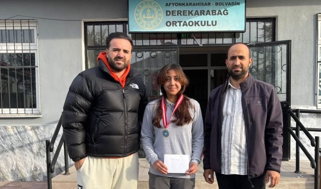 Afyonkarahisar’ın Bolvadin ilçesinde düzenlenen okullar arası atletizm yarışmaları büyük bir