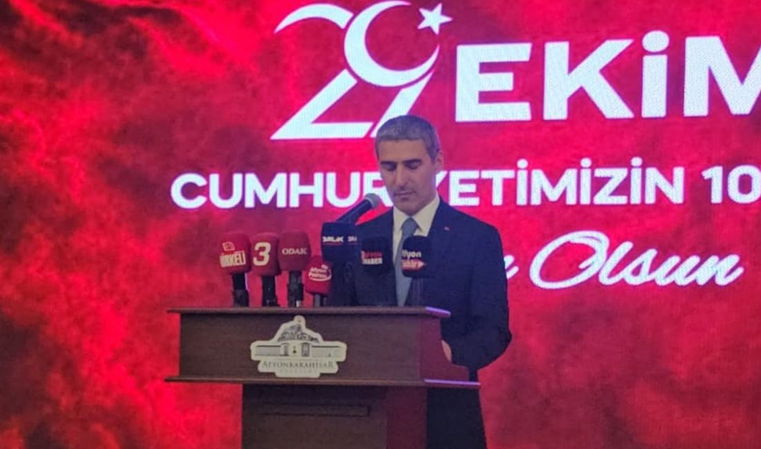 Afyonkarahisar Valisi Dr. Naci Aktaş, Cumhuriyet’in 103’üncü yıl dönümü dolayısıyla