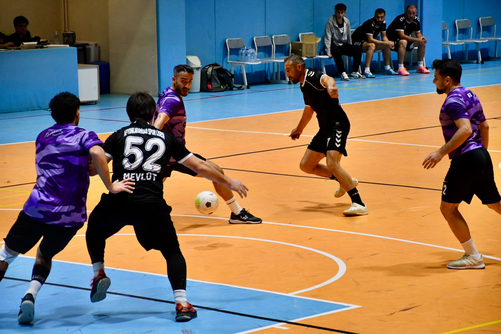 Futsalda Çobanlar MEB zirvede, Afyon Spor Lisesi ikinci 2 Futsalda Çobanlar MEB zirvede, Afyon Spor Lisesi ikinci