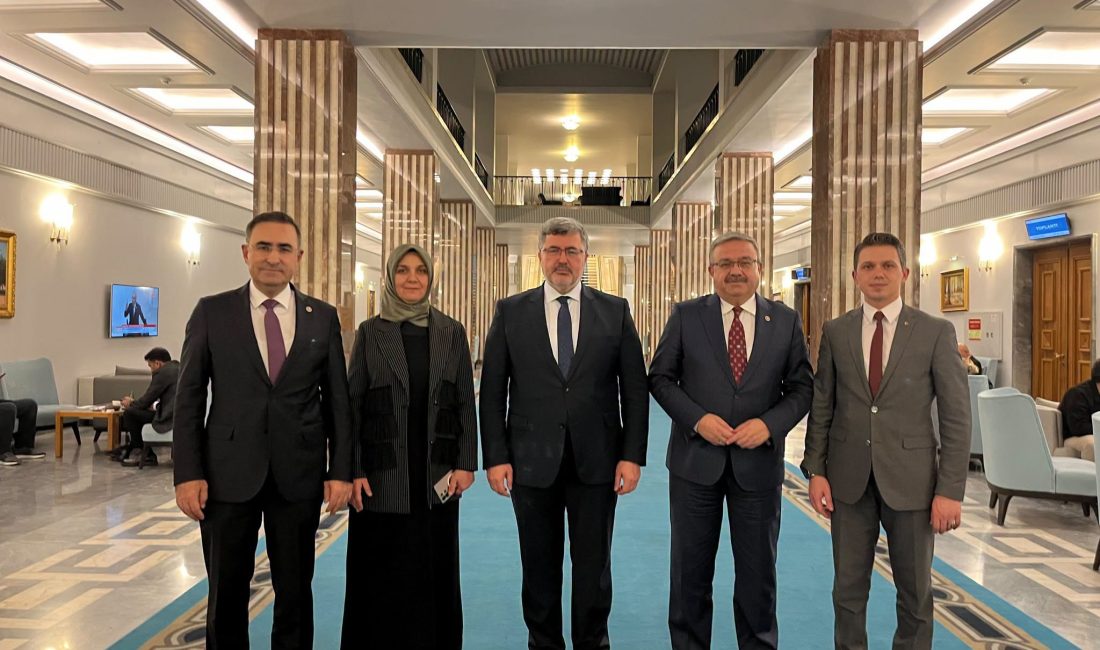 AK Parti Afyonkarahisar milletvekilleri İbrahim Yurdunuseven, Ali Özkaya ve Hasan
