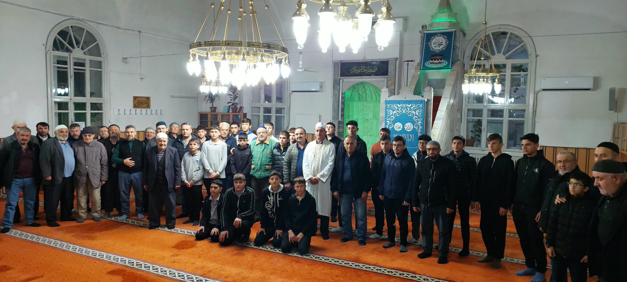 Afyonkarahisar’ın Şuhut ilçesinde düzenlenen ‘Sabah Namazı Gençlik Buluşması’ programı gençleri