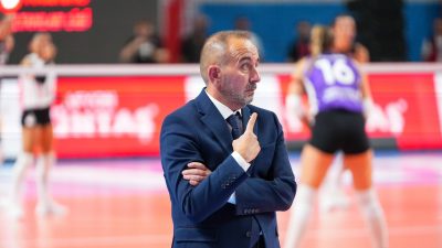 Afyon Belediye Yüntaş Kadın Voleybol Takımı Başantrenörü Gökhan Çokşen’in teyzesi