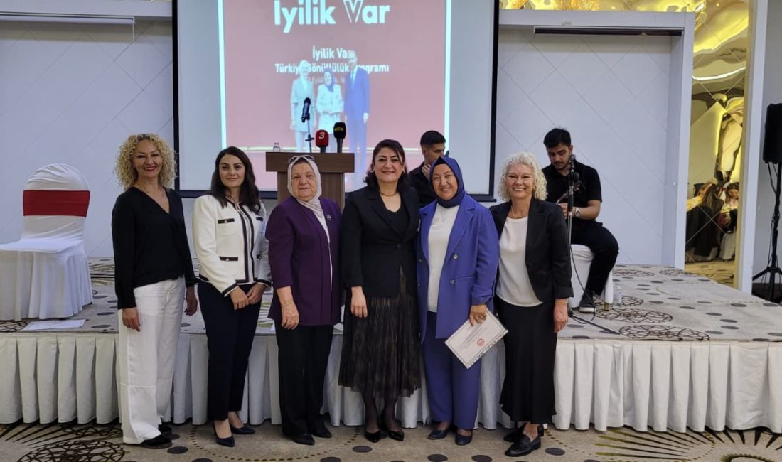 Gül Anneler Derneği tarafından eğitime destek amacıyla düzenlenen “Bir Form