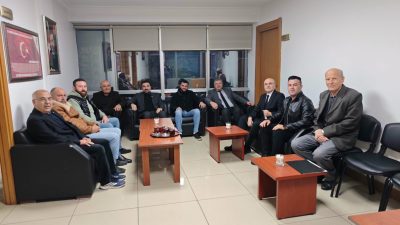 AK Parti Afyonkarahisar İl Başkanlığı, sabahın ilk saatlerinde vatandaşlarla bir