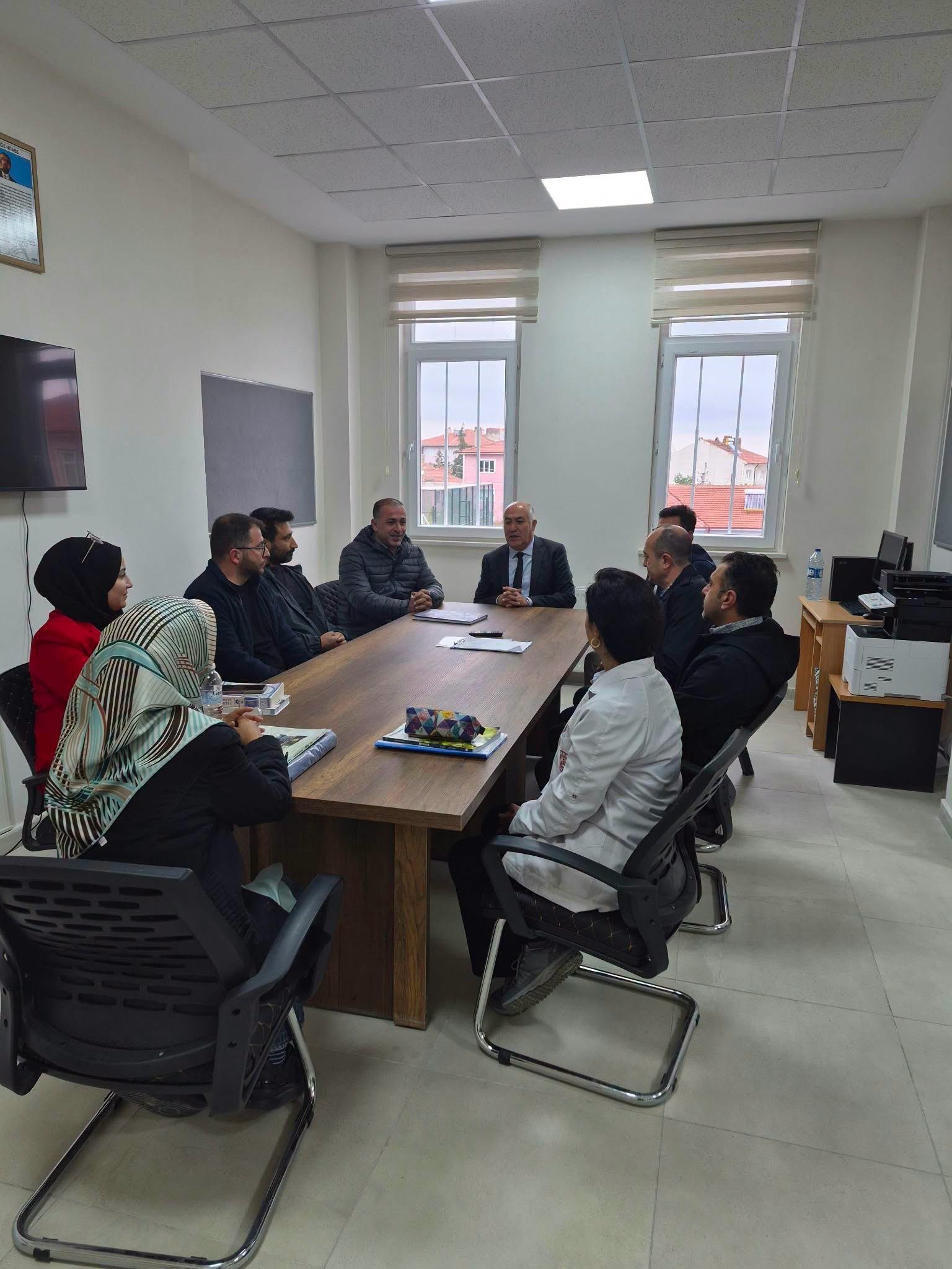 Gürkan Emeksiz, okul ziyaretlerini sürdürüyor 4 Gürkan Emeksiz, okul ziyaretlerini sürdürüyor