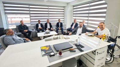 AK Parti Afyonkarahisar İl Başkanı Özgür Kavak ve il yönetim