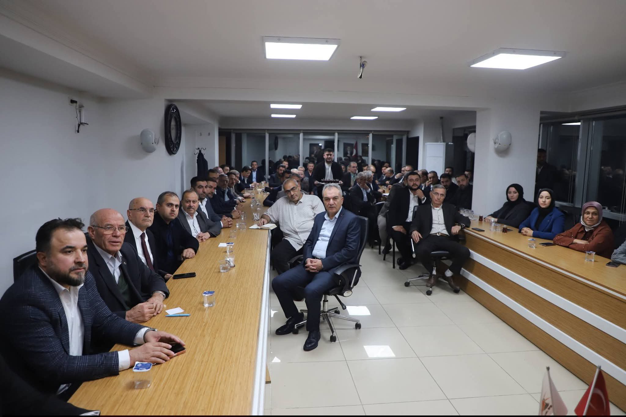 Özgür Kavak başkanlığında teşkilatta yeni haftanın yol haritası belirlendi 2 Özgür Kavak başkanlığında teşkilatta yeni haftanın yol haritası belirlendi