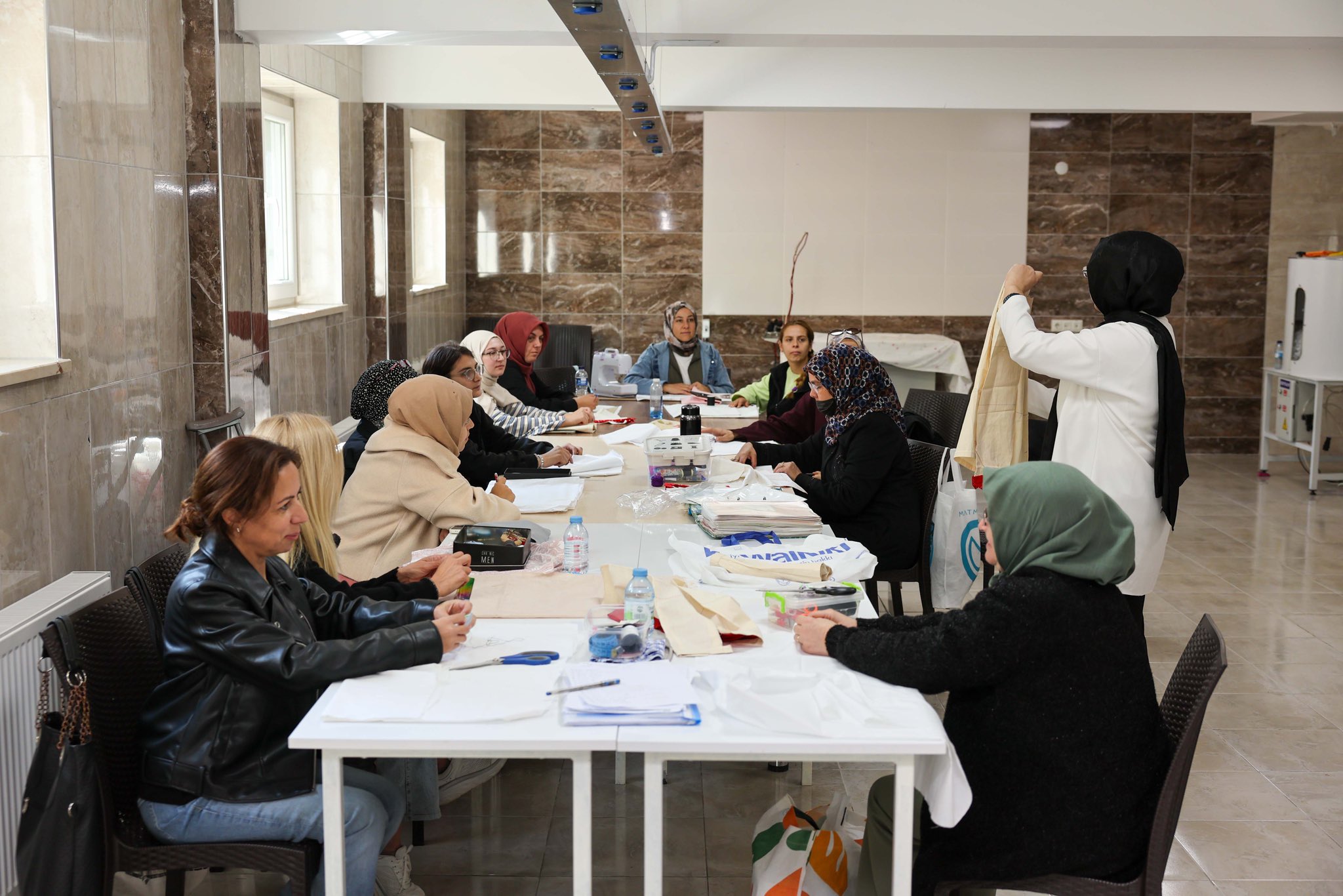 Afyonkarahisar Belediyesi, kadınların emeğini ve üretimini desteklemek amacıyla Mareşal Fevzi