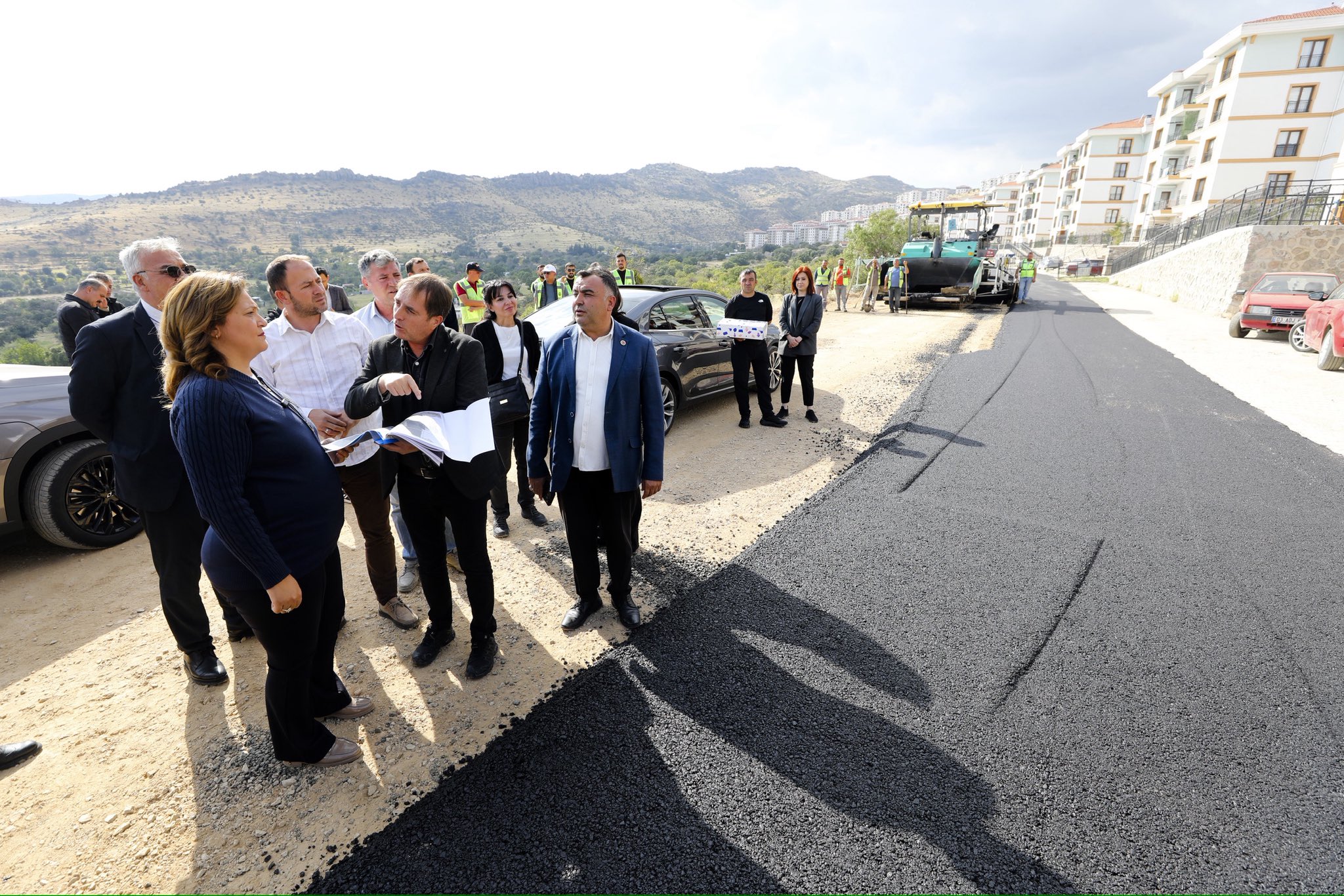 Kanlıca Mahallesi Gökçe TOKİ’de asfalt seferberliği sürüyor 1 Kanlıca Mahallesi Gökçe TOKİ’de asfalt seferberliği sürüyor