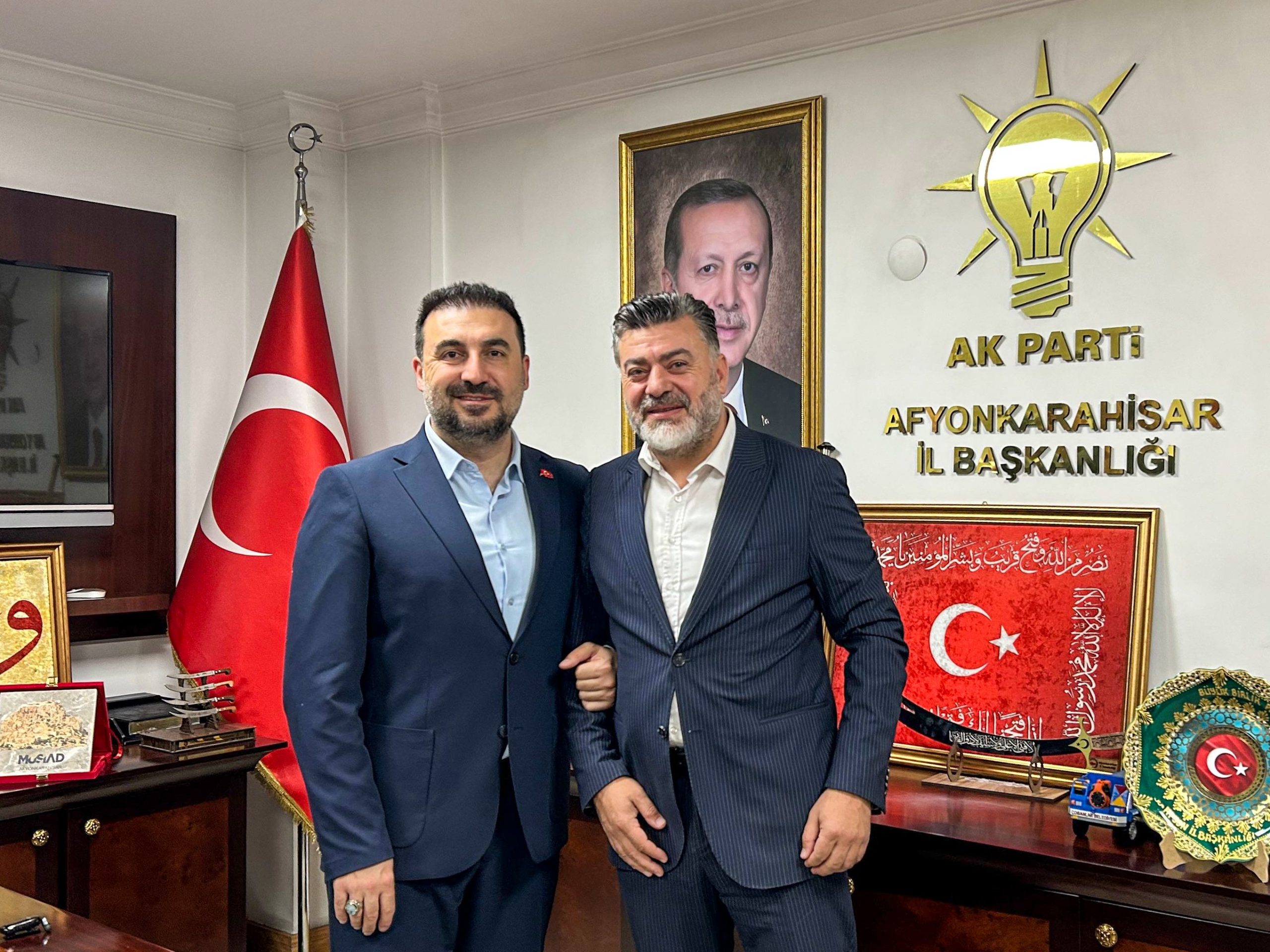 Muhtarlar Derneği Başkanı Suat Uygur, AK Parti Afyonkarahisar İl Başkanı