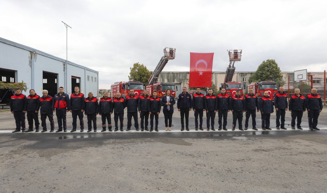 Afyonkarahisar Belediye Başkanı Burcu Köksal, İtfaiye Haftası kapsamında itfaiye personelini