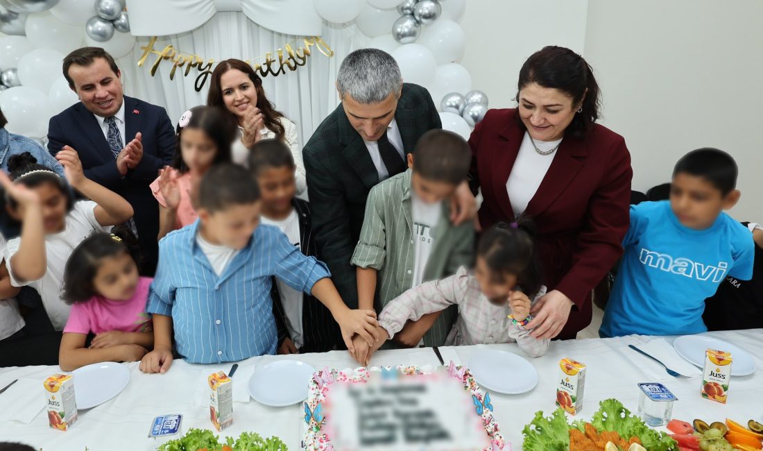 Vali Dr. Naci Aktaş ve eşi Nagihan Aktaş Hanımefendi, Emirdağ