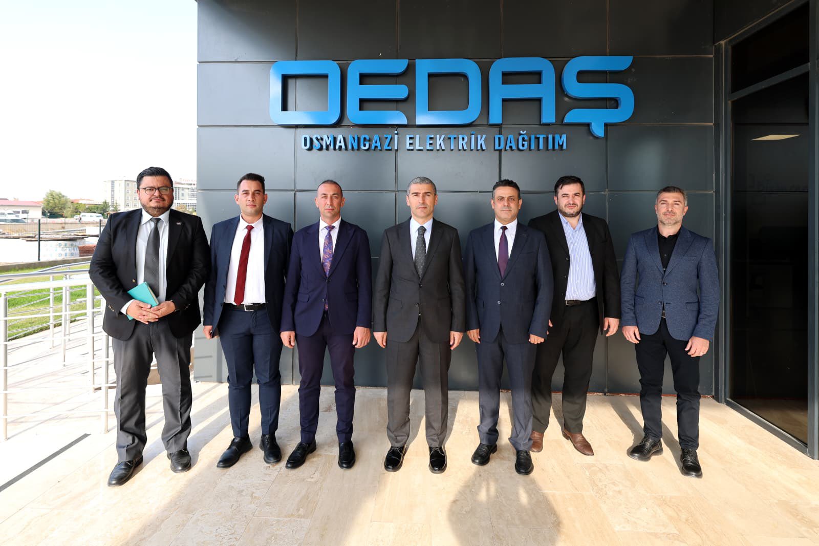 Vali Aktaş, OEDAŞ’ta enerji yatırımları ve çalışmaları hakkında brifing aldı 1 Vali Aktaş, OEDAŞ’ta enerji yatırımları ve çalışmaları hakkında brifing aldı