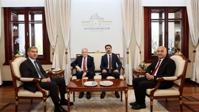 Milli Eğitim Bakanlığı Başmüfettişi Memet Polat ile müfettişler Tuncay Kavçan