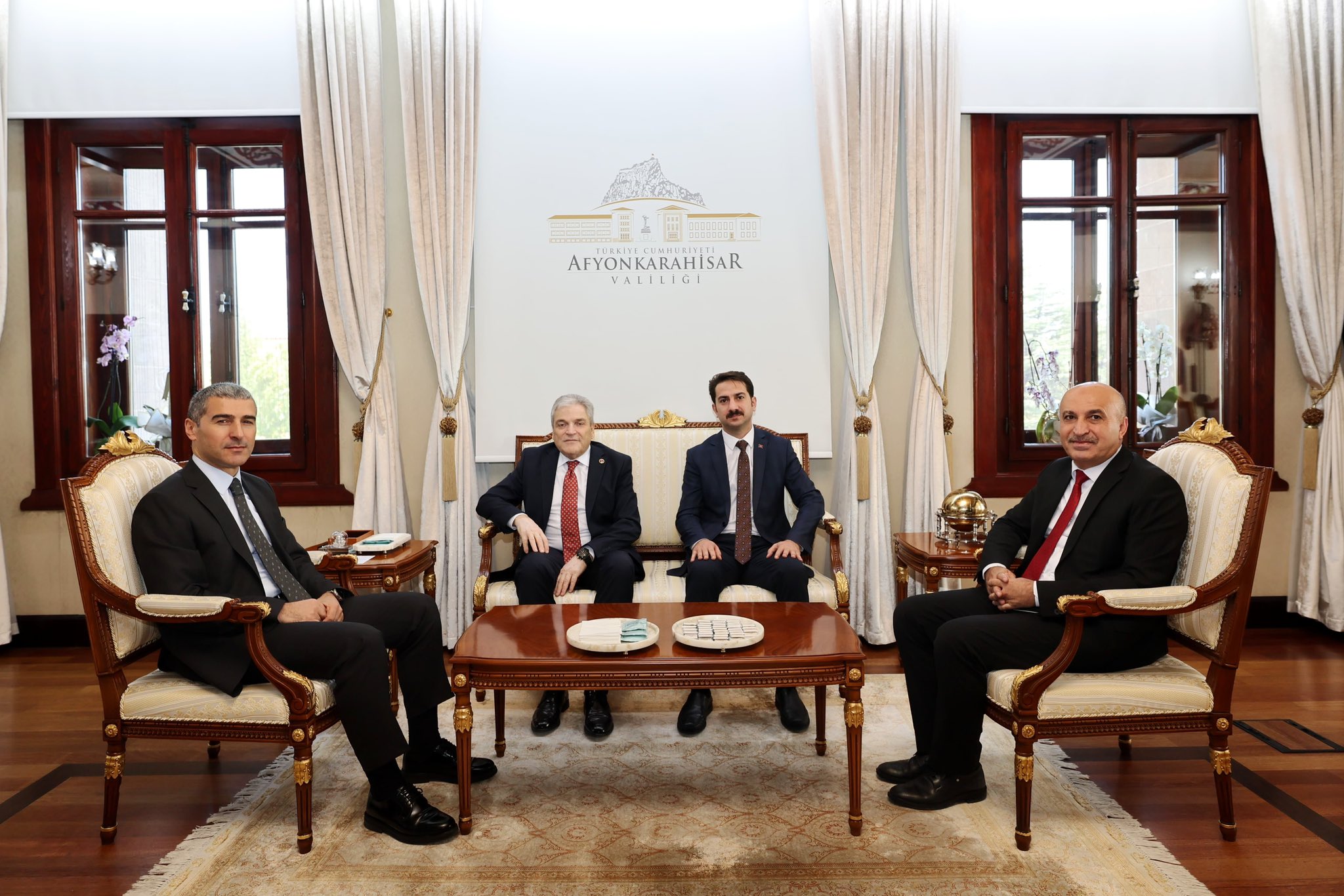 Milli Eğitim Bakanlığı Başmüfettişi Memet Polat ile müfettişler Tuncay Kavçan