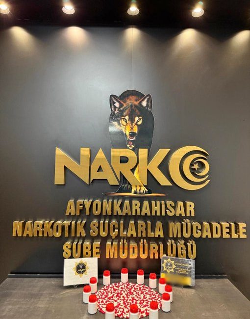 Emniyet Müdürlüğü ekiplerince gerçekleştirilen uygulama noktasındaki kontrollerde 594 adet sentetik