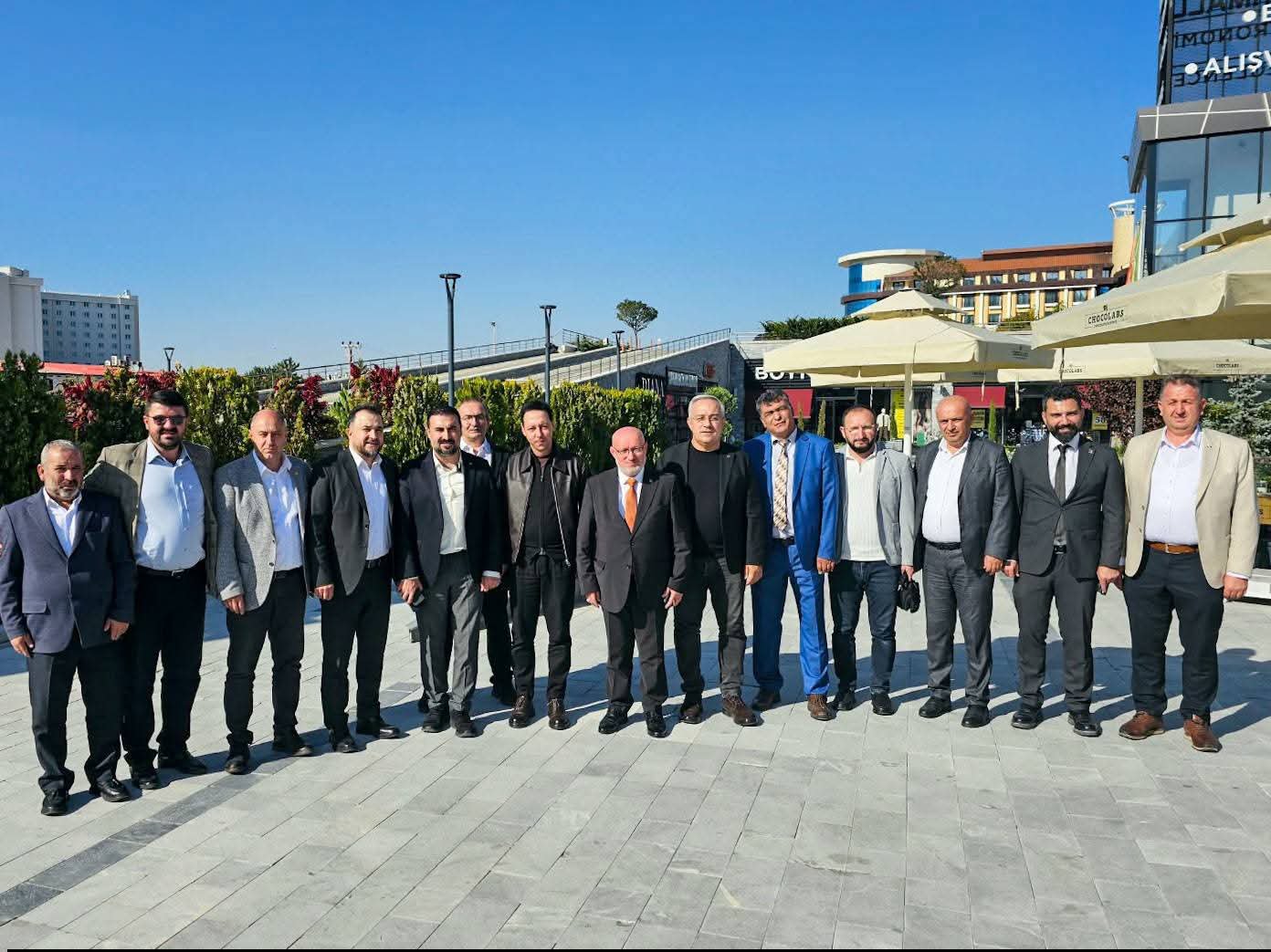 AK Parti Afyonkarahisar İl Başkanı Dr. Özgür Kavak, Vakıflar Bankası