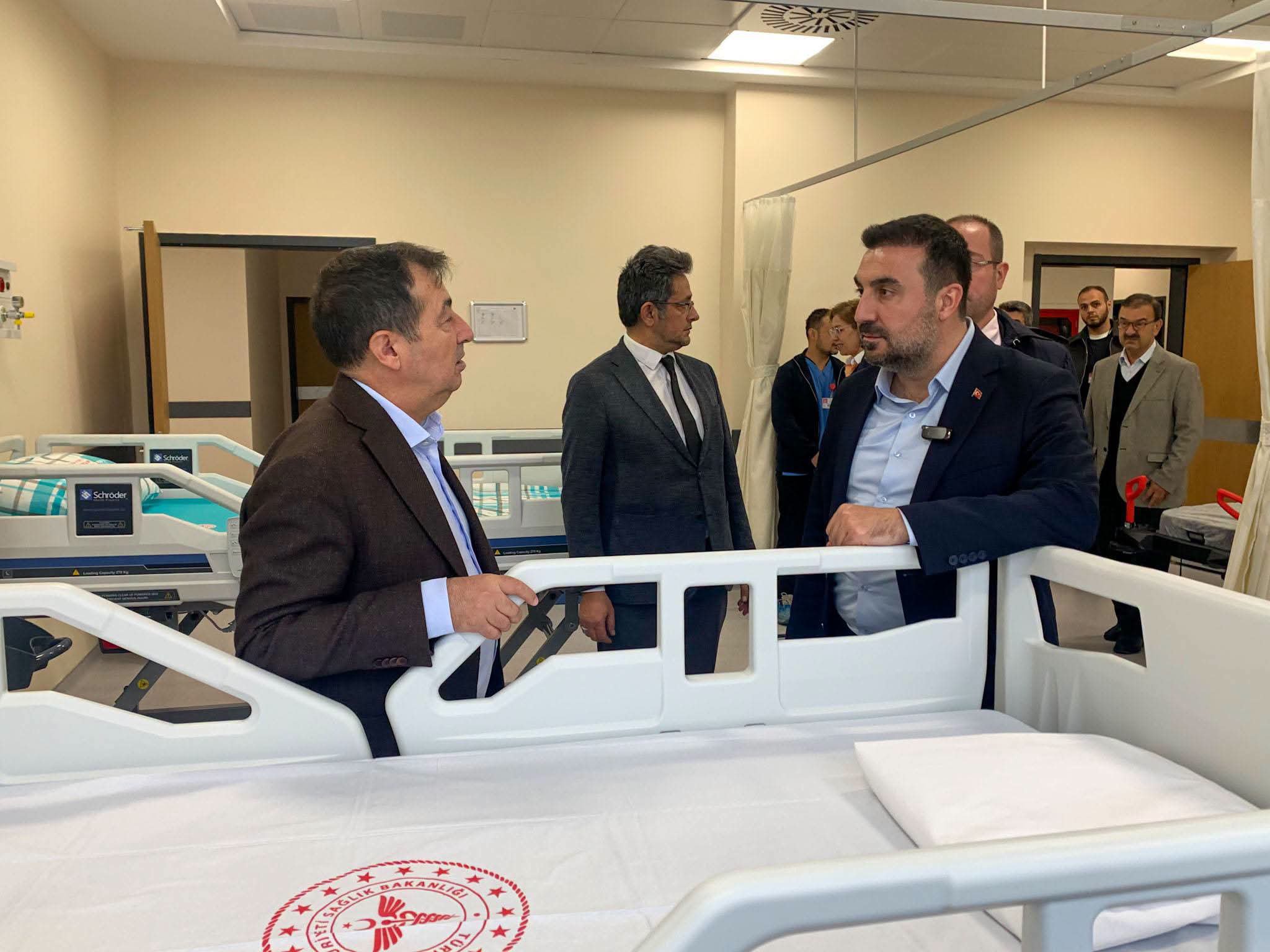 Özgür Kavak’tan Afyonkarahisar Diş Hastanesi’ne ziyaret 1 Özgür Kavak’tan Afyonkarahisar Diş Hastanesi’ne ziyaret