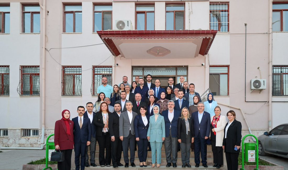 Afyonkarahisar Valisi Dr. Naci Aktaş, eşi Nagihan Aktaş ve Aile