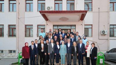 Afyonkarahisar Valisi Dr. Naci Aktaş, eşi Nagihan Aktaş ve Aile