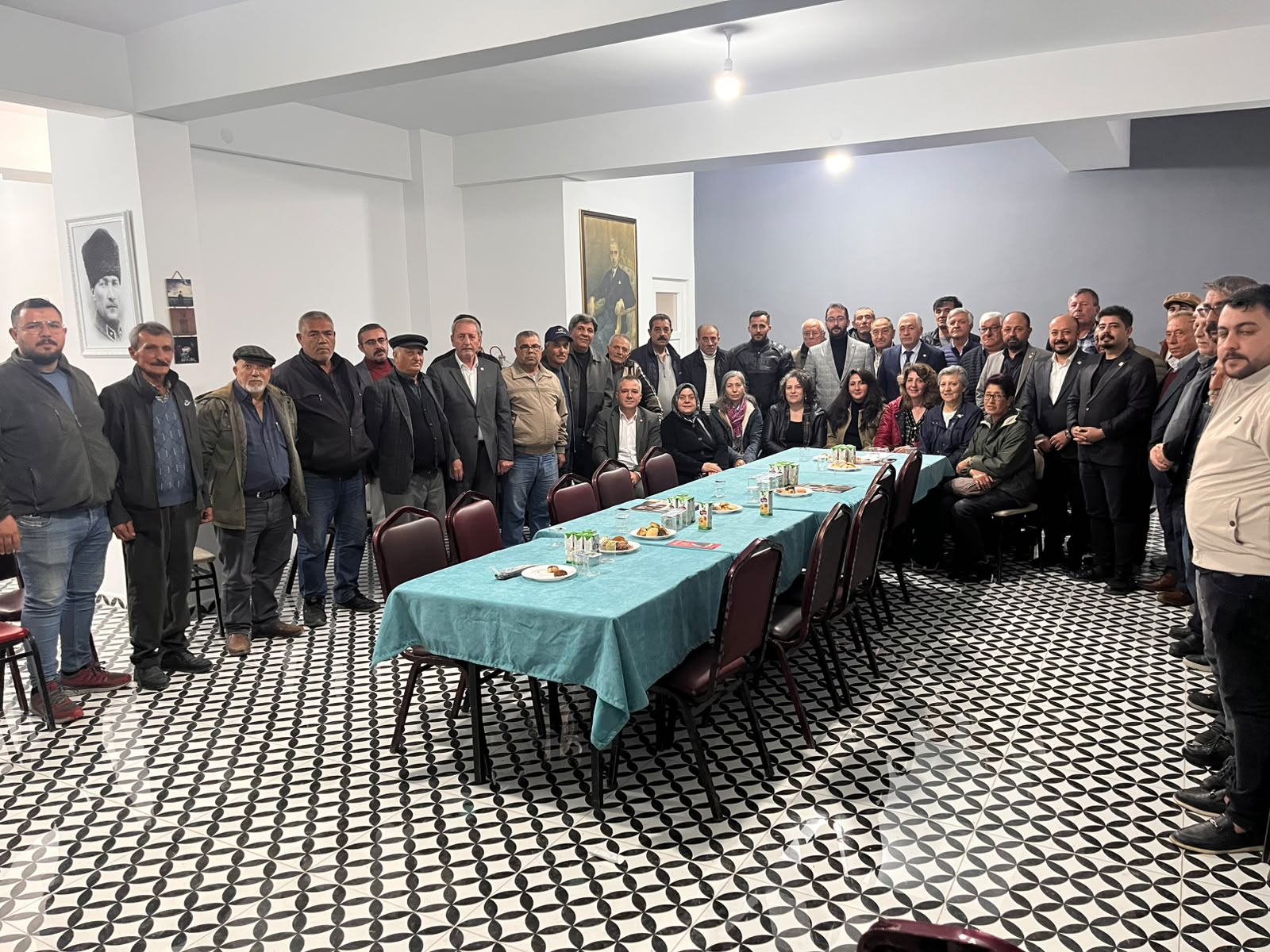 Hasan Karadeniz, 18 ilçedeki ziyaretlerini tamamladı