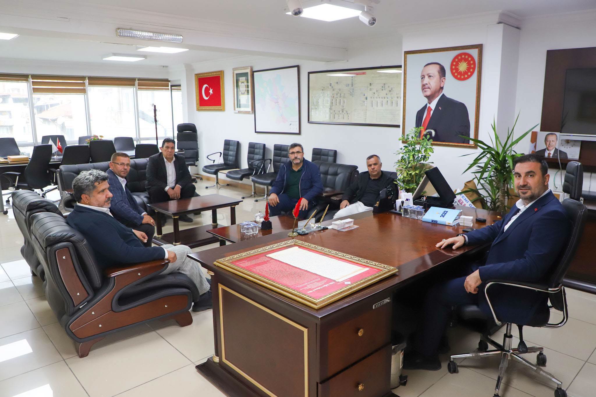 Hocalar teşkilatından Özgür Kavak’a hayırlı olsun ziyareti 3 Hocalar teşkilatından Özgür Kavak’a hayırlı olsun ziyareti