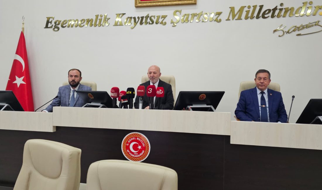 Afyonkarahisar İl Genel Meclisi olağanüstü toplandı. Toplantıda merhum vali yardımcısı