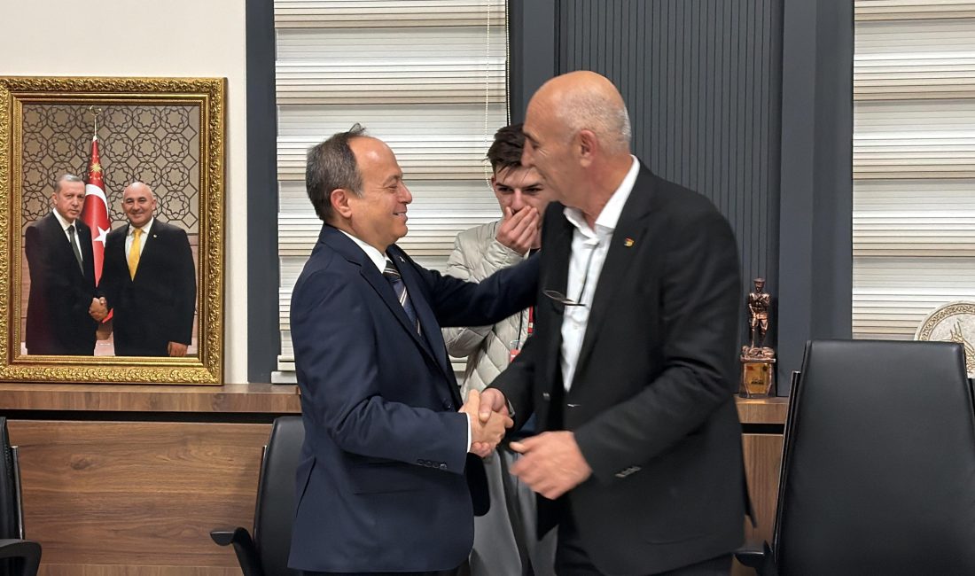 Afyonkarahisar Ticaret Borsası’nda (ATB) yeniden başkanlık görevine seçilen Mehmet Mühsürler’e