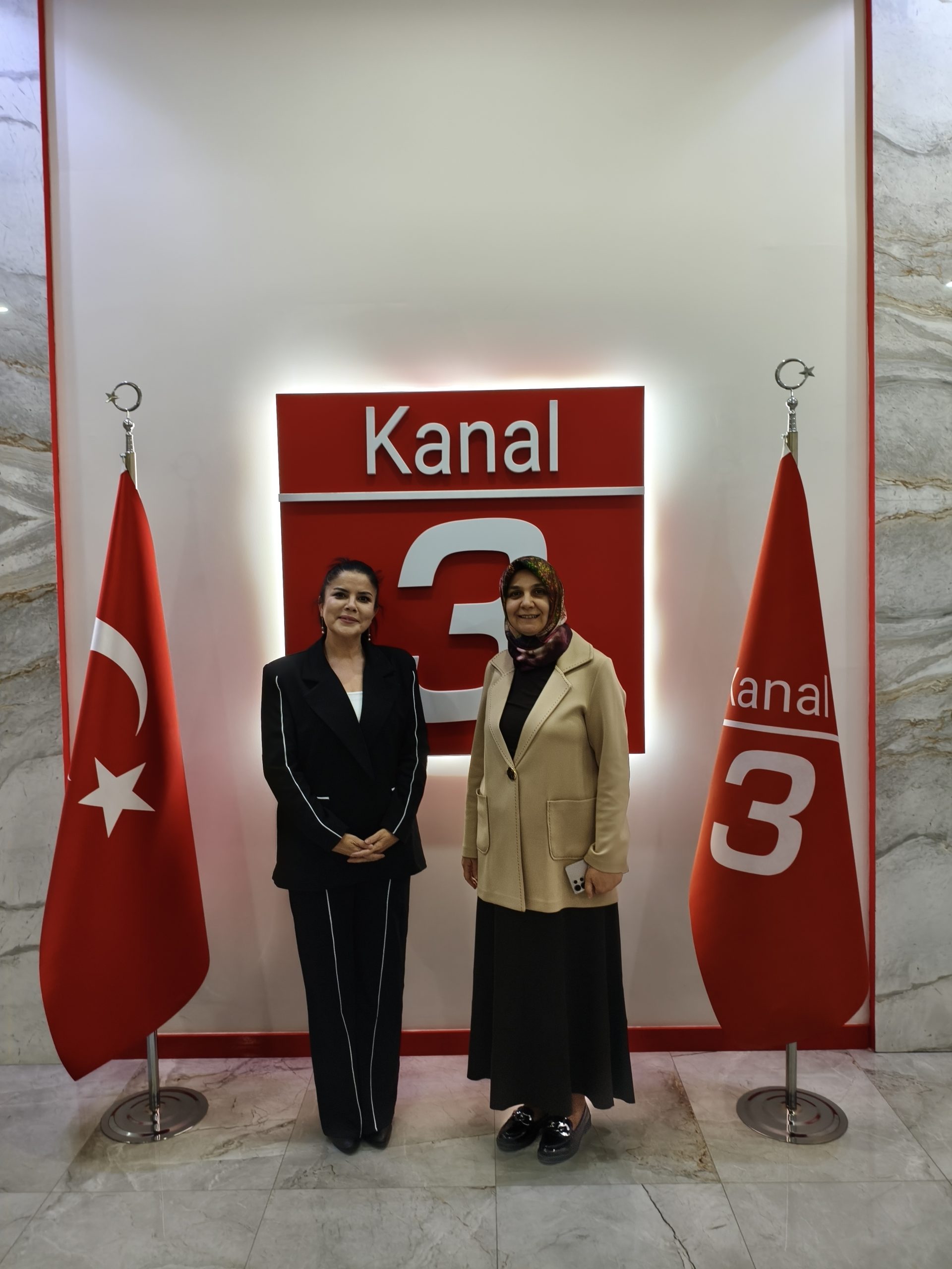 İhsaniye Belediye Başkanı Emine Gökçe'den Kanal 3’e ziyaret 1 İhsaniye Belediye Başkanı Emine Gökçe'den Kanal 3’e ziyaret