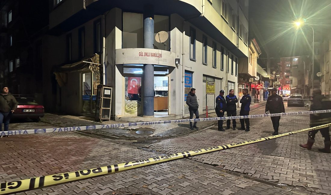 Afyonkarahisar’ın Marulcu Mahallesi’nde bulunan bir apartmanın alt katındaki fırında fayansların