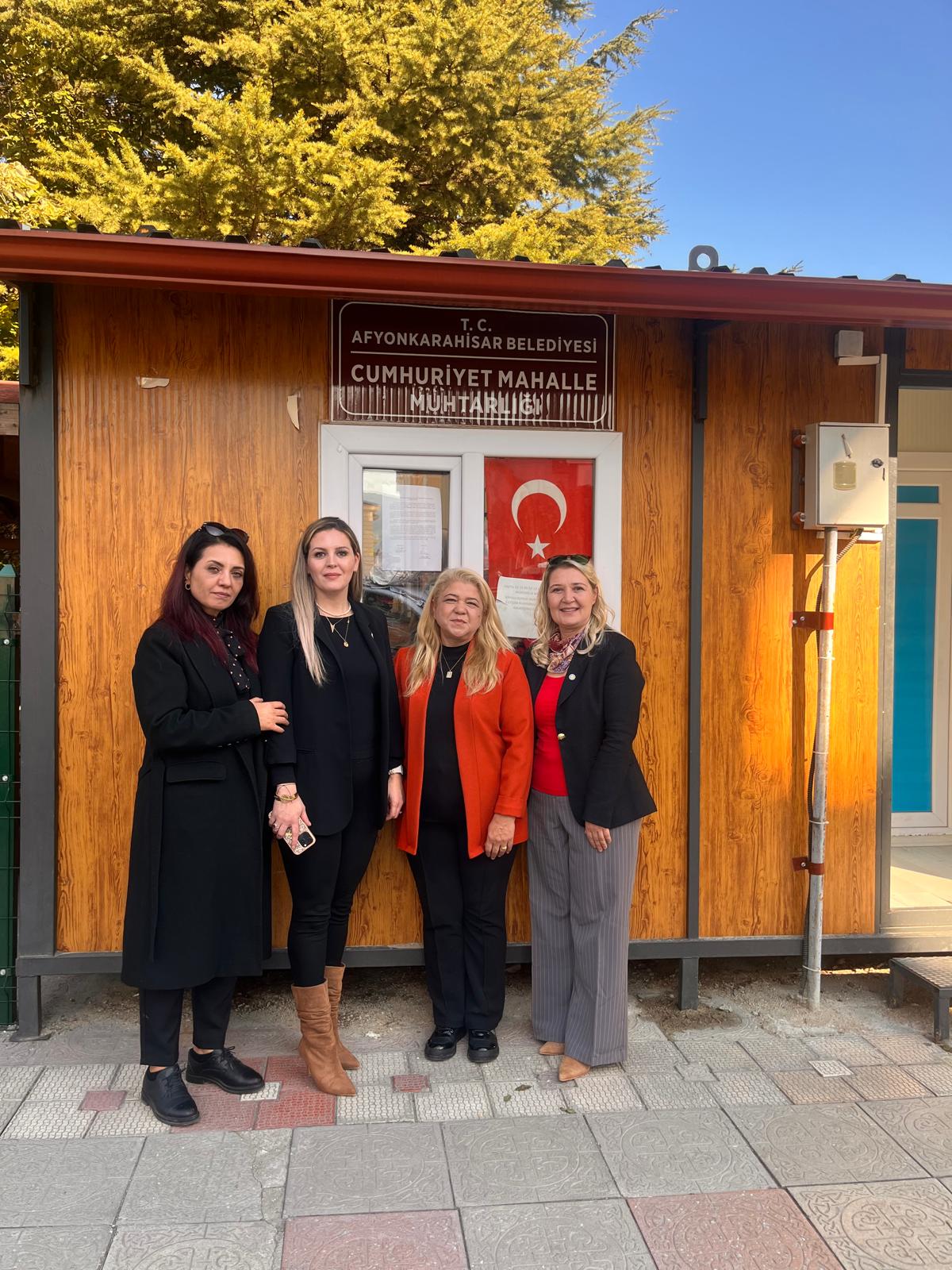 İYİ Partili kadınlardan kadın muhtarlara anlamlı ziyaret 2 İYİ Partili kadınlardan kadın muhtarlara anlamlı ziyaret