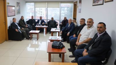 AK Parti Afyonkarahisar İl Başkanı Dr. Özgür Kavak, il başkanlığında