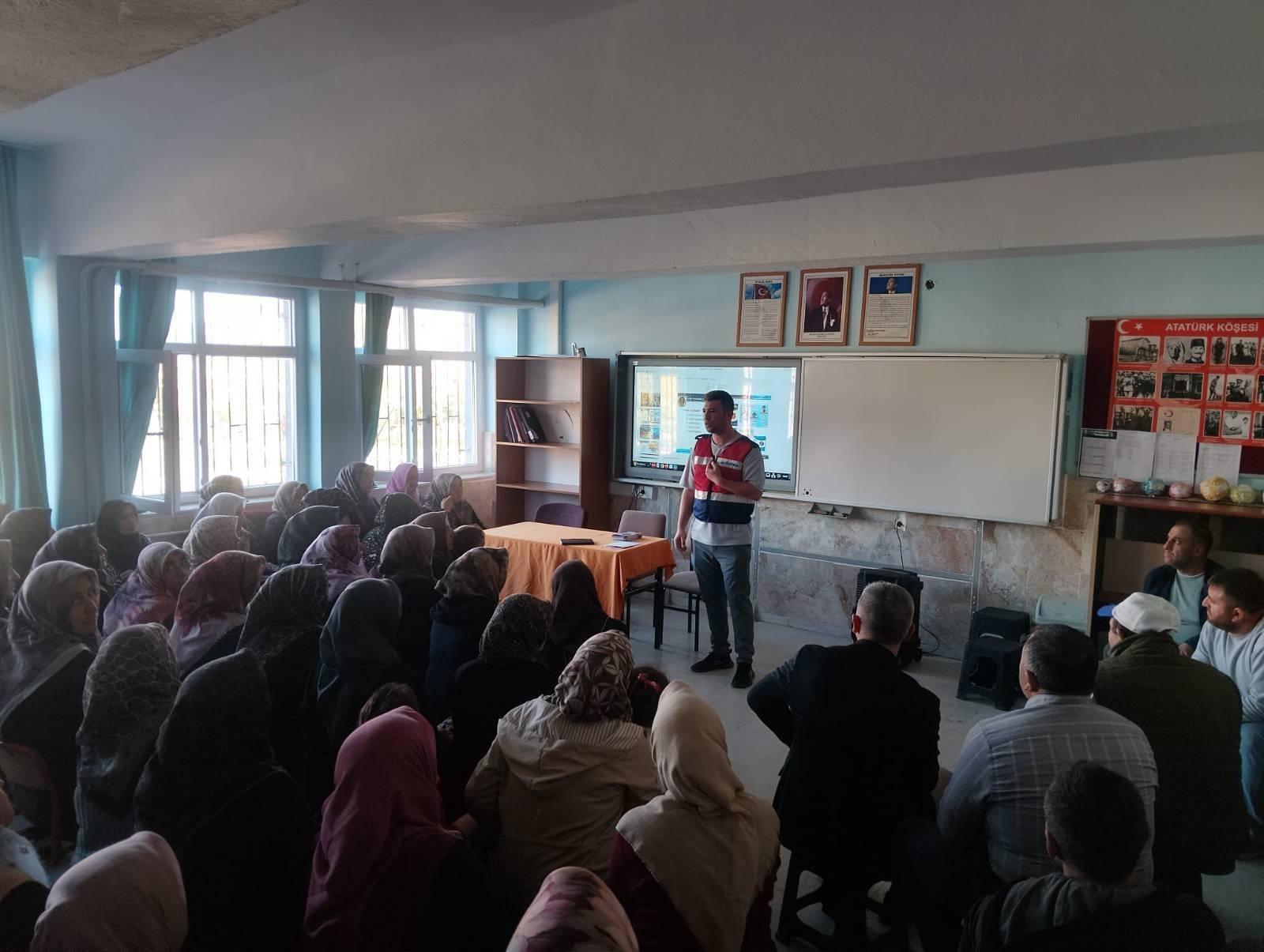 Jandarmadan okullarda siber güvenlik seferberliği 2 Jandarmadan okullarda siber güvenlik seferberliği