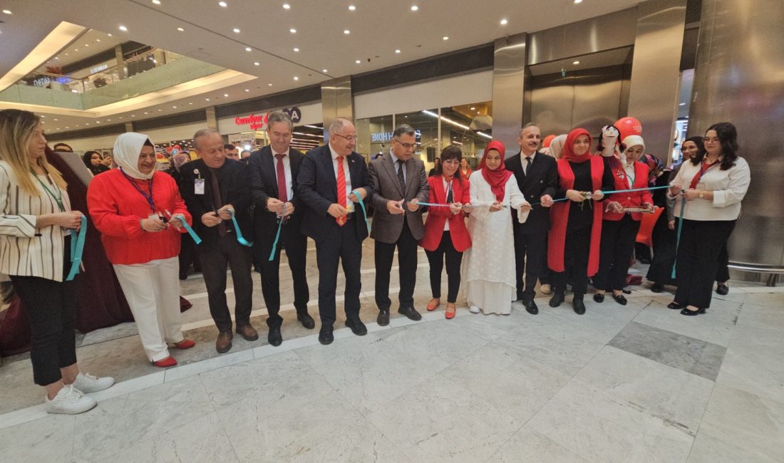 Afyonkarahisar Halk Eğitimi Merkezi tarafından düzenlenen “HEM Kadınları Gözüyle Cumhuriyet”